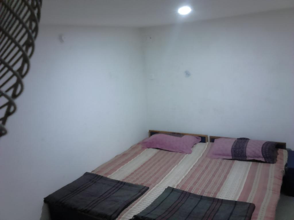 Leela Pensión Varanasi Habitación foto