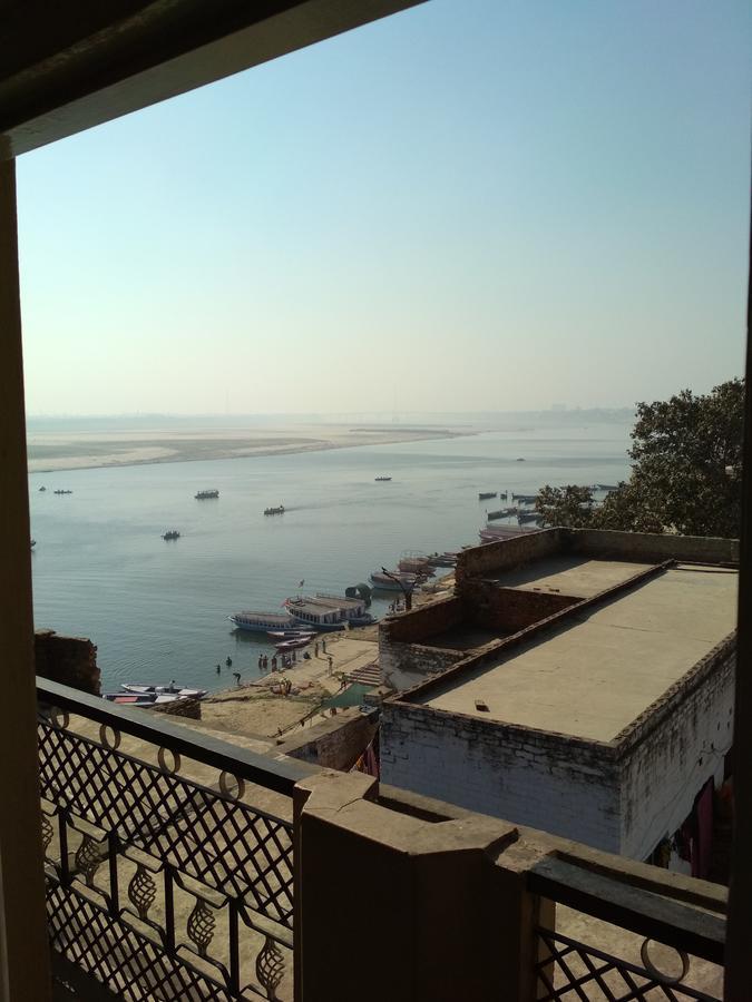 Leela Pensión Varanasi Exterior foto